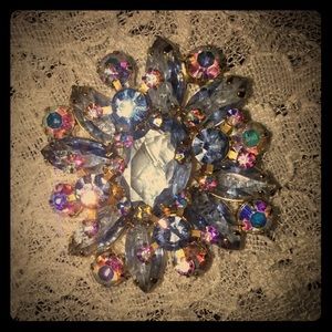 Vintage pho crystal brooch